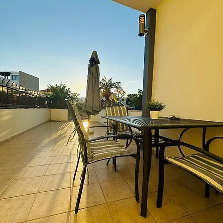 Holiday home Evelin ,prime Spot Near To The Coral Bay